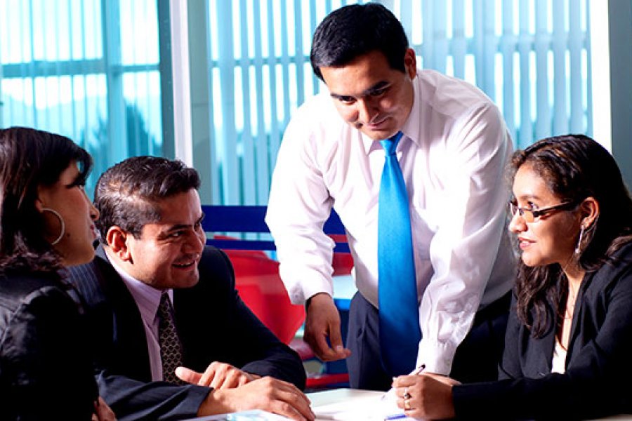 ADMINISTRACIÓN Y FINANZAS